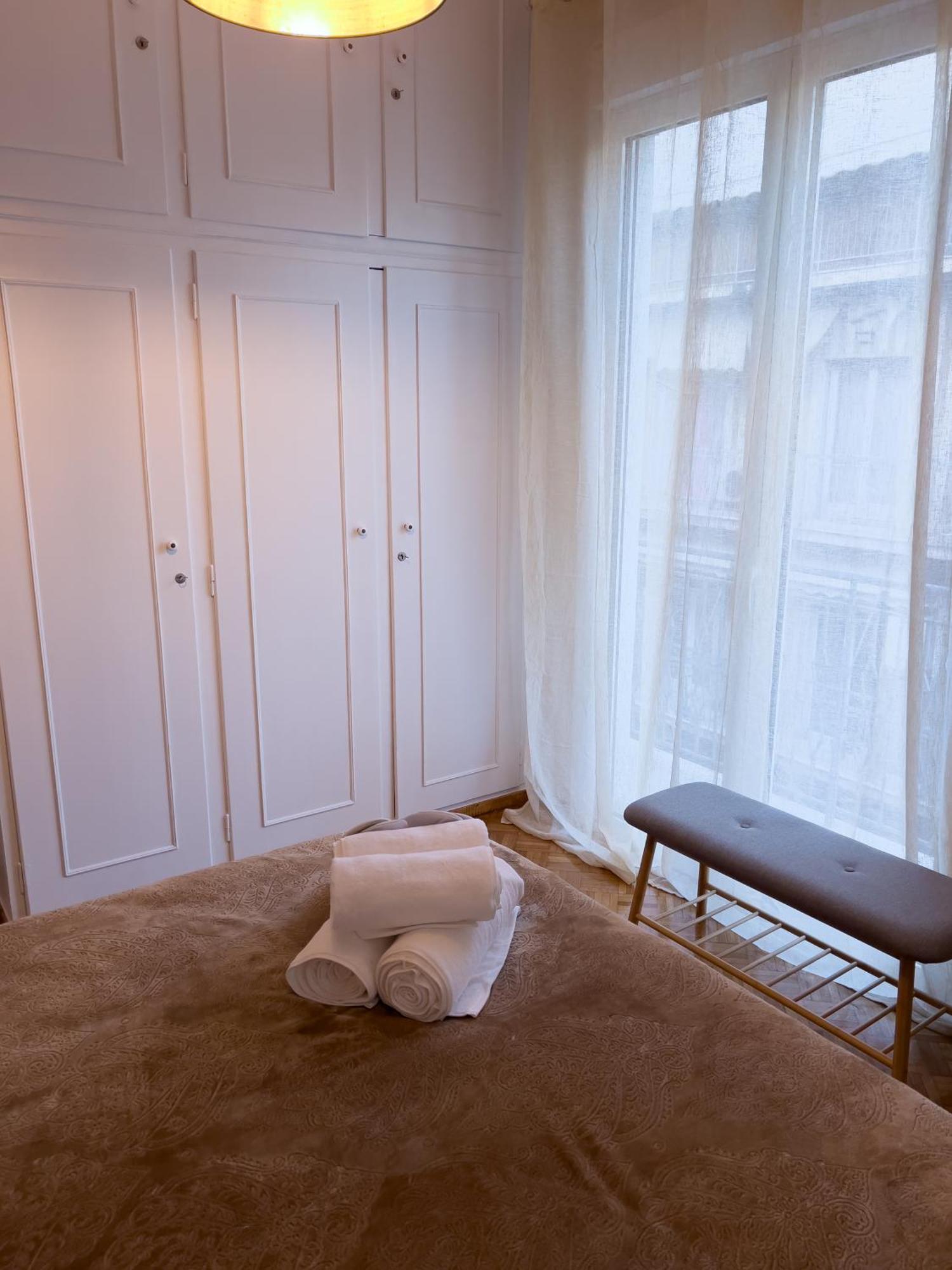 Pavlos Urban Apartment